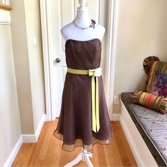 Vintage Dress Cocktail in Strapless Brown with Lime Green Belt Alfred Angelo (8) - Picture 1 of 7